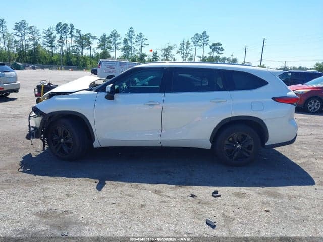 2020 TOYOTA HIGHLANDER XLE 14