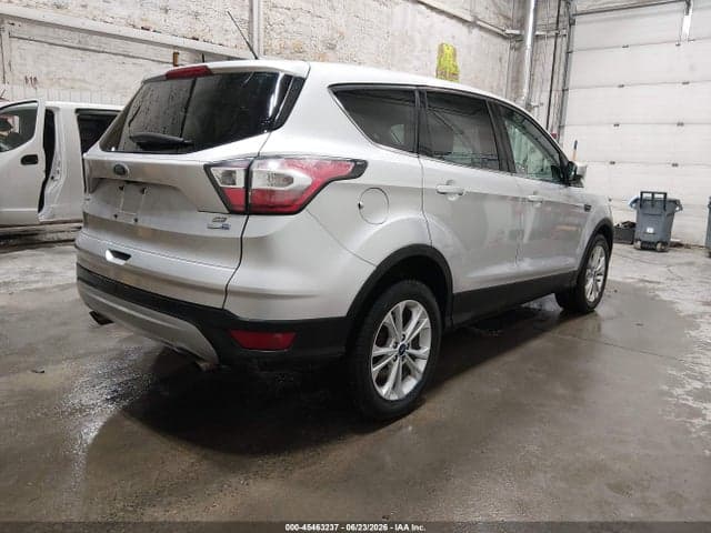 2017 FORD ESCAPE SE 4