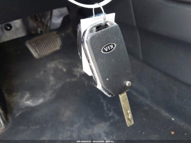 2021 KIA SELTOS S 11