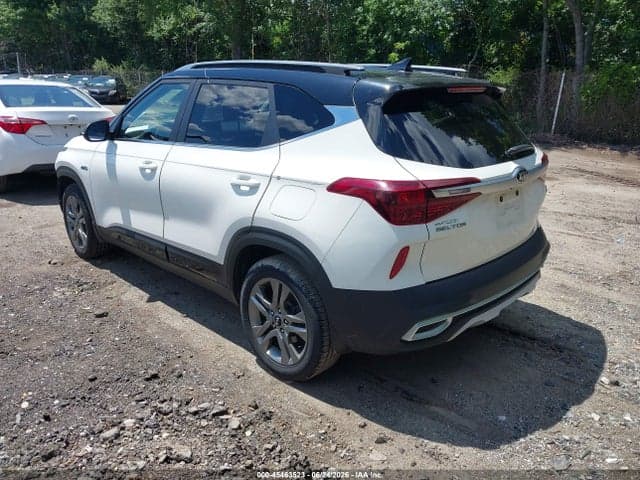 2021 KIA SELTOS S 3