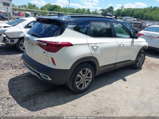 2021 KIA SELTOS S 4