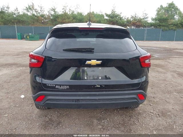 2024 CHEVROLET TRAX FWD SP 17