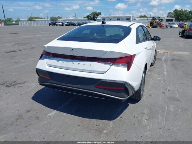 2024 HYUNDAI ELANTRA SEL 4