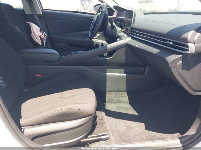 2024 HYUNDAI ELANTRA SEL 5