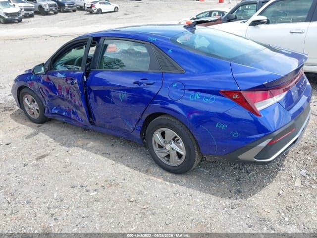 2025 HYUNDAI ELANTRA SE 3