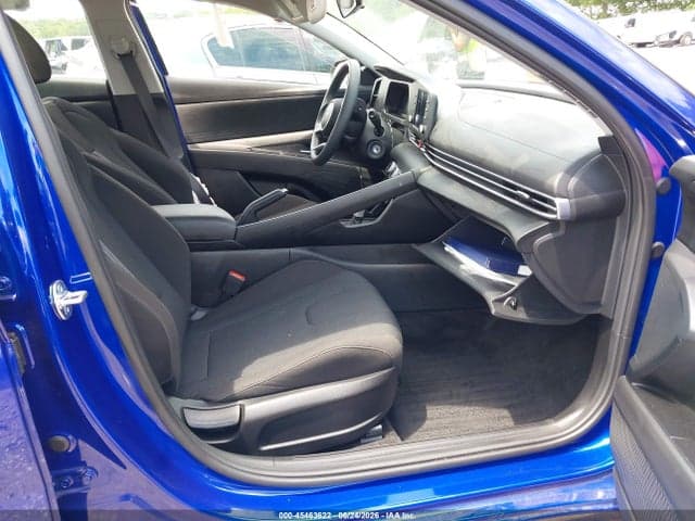 2025 HYUNDAI ELANTRA SE 5