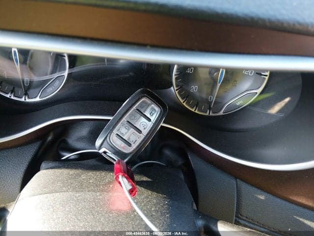 2017 CHRYSLER PACIFICA LIMITED 11