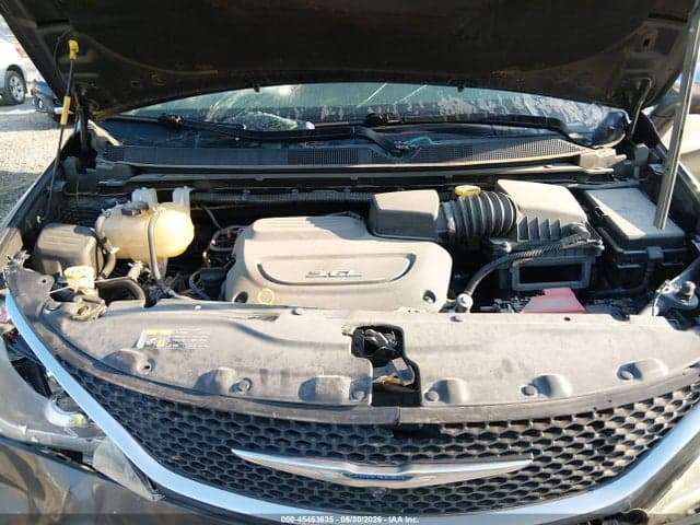 2017 CHRYSLER PACIFICA LIMITED 10