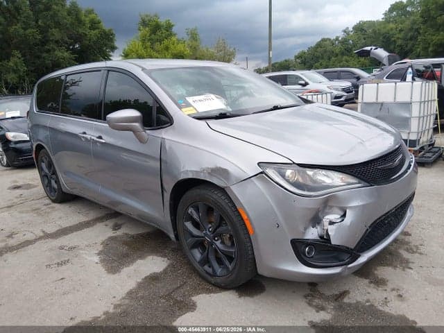 2020 CHRYSLER PACIFICA TOURING 1