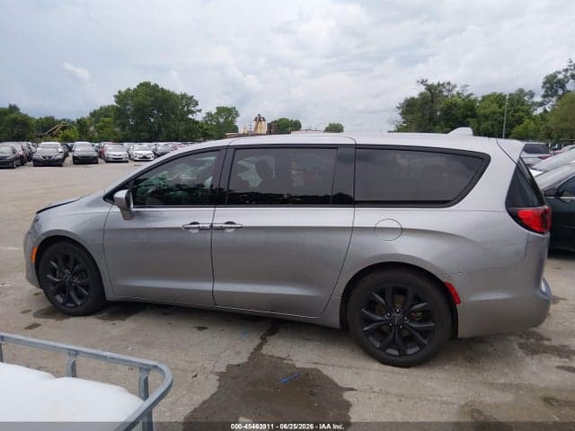 2020 CHRYSLER PACIFICA TOURING 14