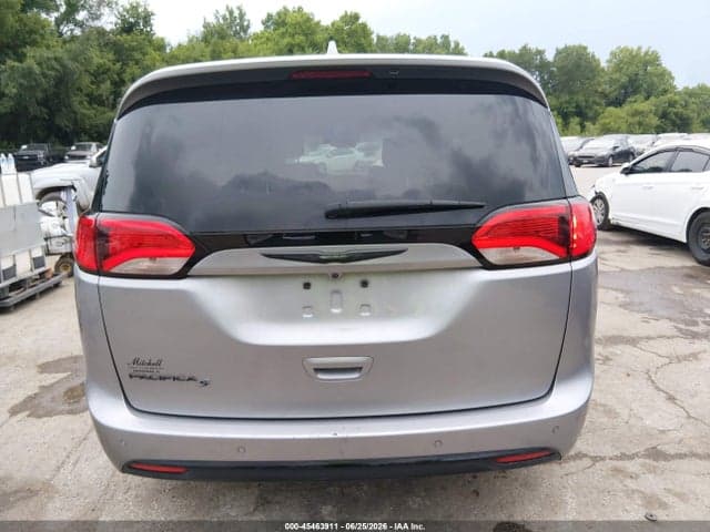 2020 CHRYSLER PACIFICA TOURING 16