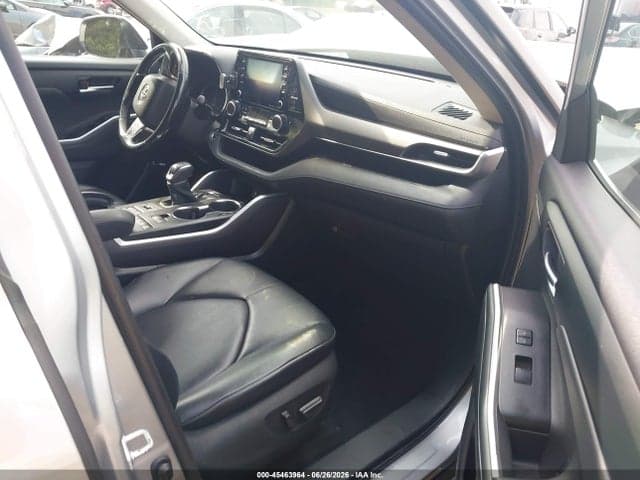 2021 TOYOTA HIGHLANDER XLE 5