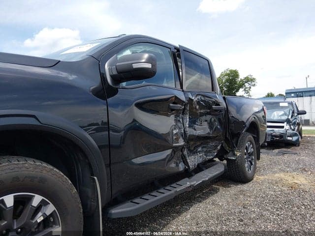 2020 NISSAN TITAN PRO-4X 4X4 6