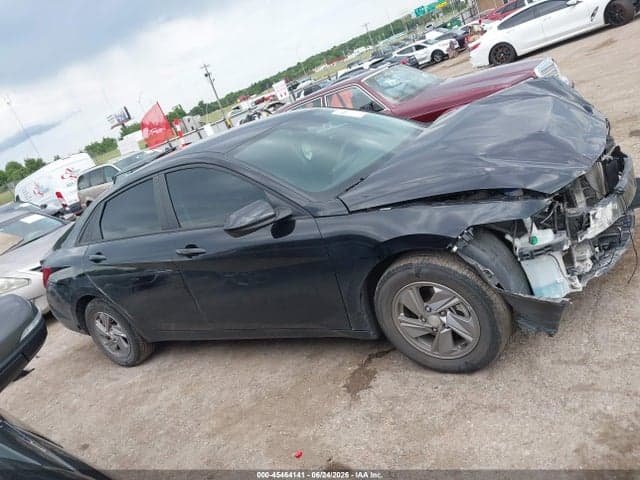 2024 HYUNDAI ELANTRA SE 13