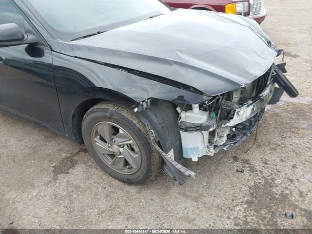 2024 HYUNDAI ELANTRA SE 6