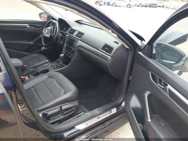 2017 VOLKSWAGEN PASSAT 1.8T R-LINE 5