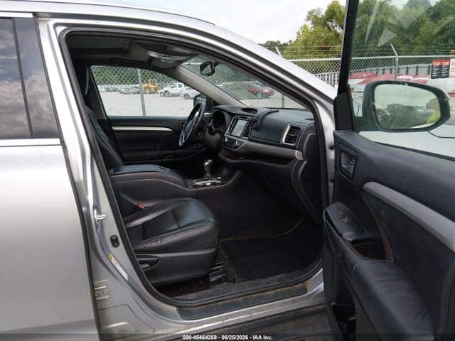 2016 TOYOTA HIGHLANDER XLE V6 5