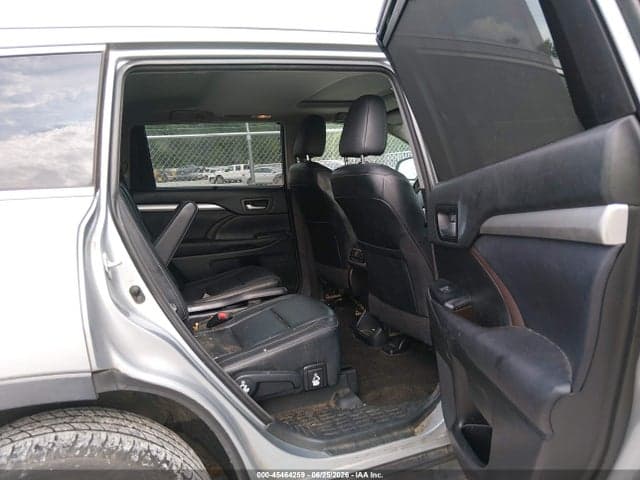 2016 TOYOTA HIGHLANDER XLE V6 8
