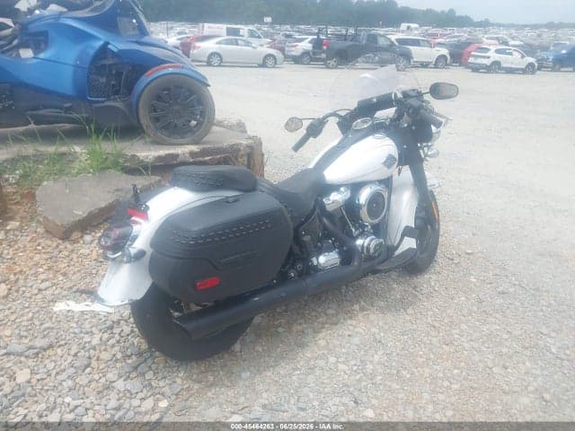 2025 HARLEY-DAVIDSON FLHC 4