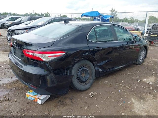 2019 TOYOTA CAMRY L 4
