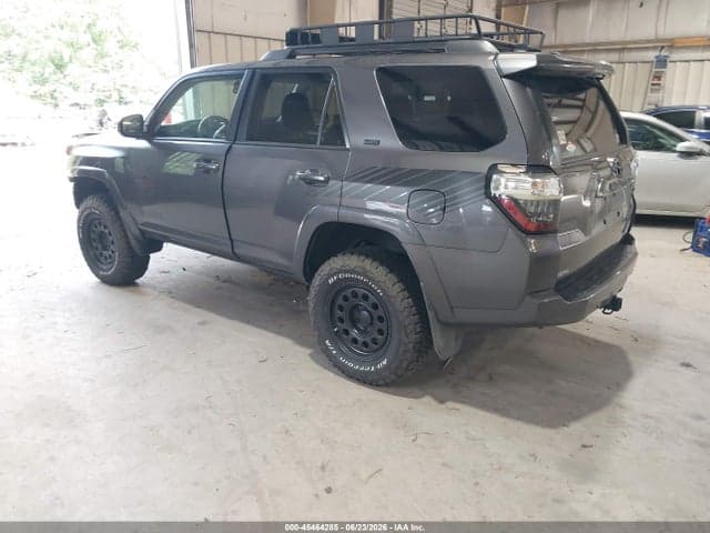 2017 TOYOTA 4RUNNER SR5 3