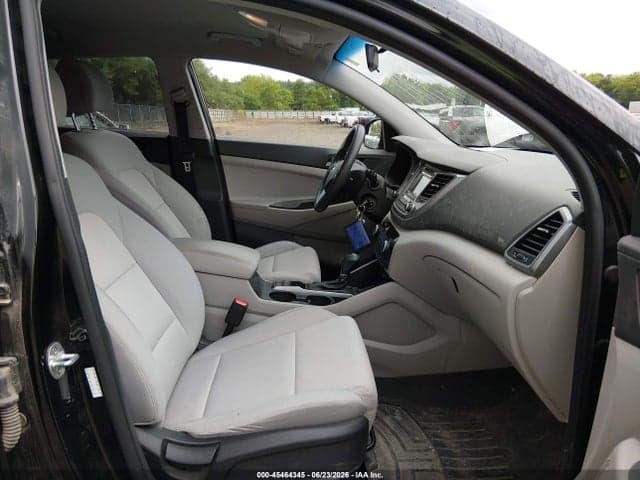 2018 HYUNDAI TUCSON SE 5