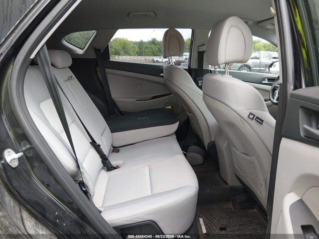 2018 HYUNDAI TUCSON SE 8