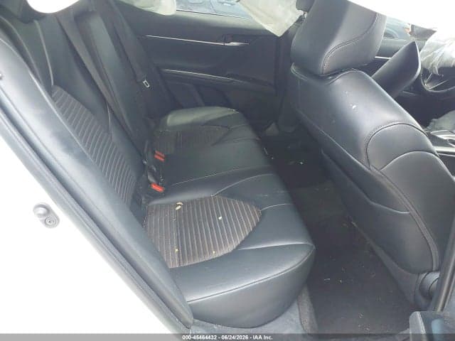 2020 TOYOTA CAMRY SE 8