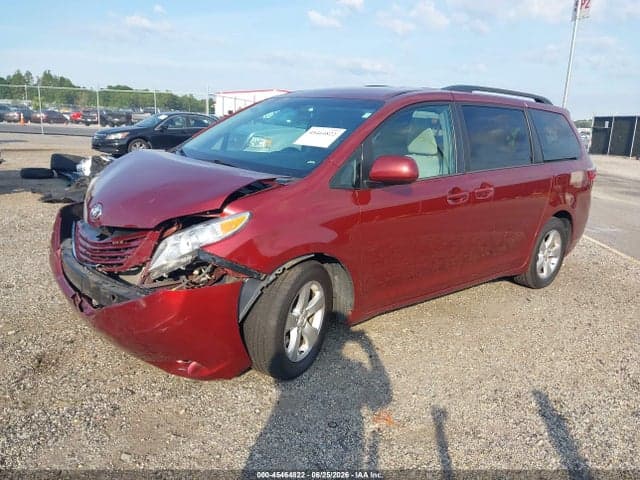 2017 TOYOTA SIENNA LE 8 PASSENGER 2
