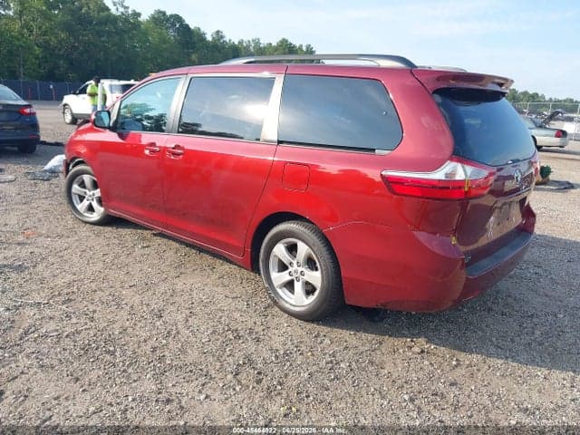 2017 TOYOTA SIENNA LE 8 PASSENGER 3