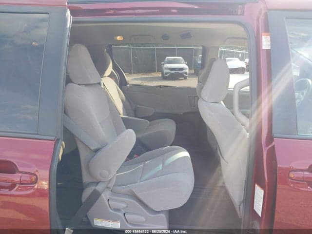 2017 TOYOTA SIENNA LE 8 PASSENGER 8