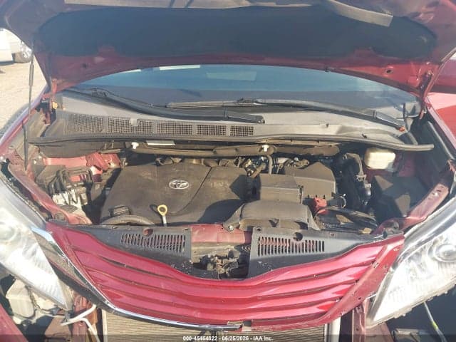 2017 TOYOTA SIENNA LE 8 PASSENGER 10