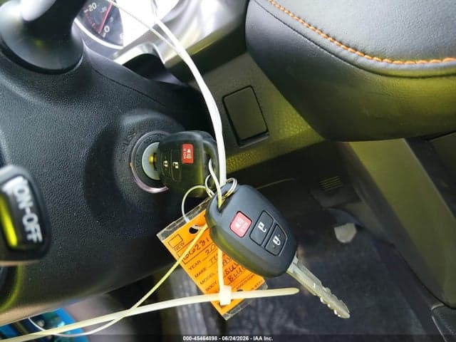 2017 TOYOTA RAV4 SE 11