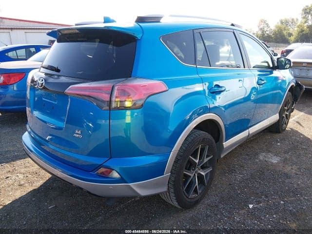 2017 TOYOTA RAV4 SE 4