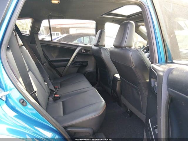 2017 TOYOTA RAV4 SE 8
