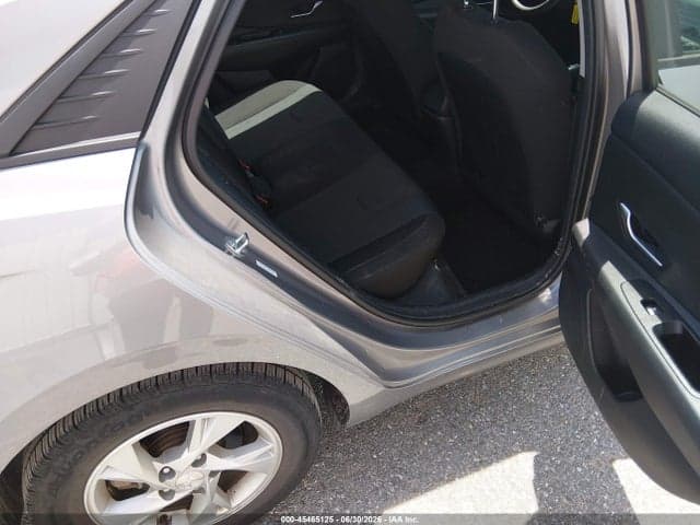 2023 HYUNDAI ELANTRA SE 8