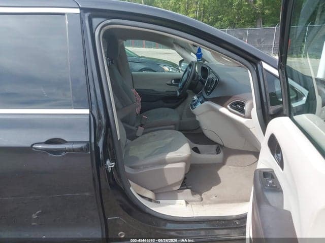 2017 CHRYSLER PACIFICA TOURING 5
