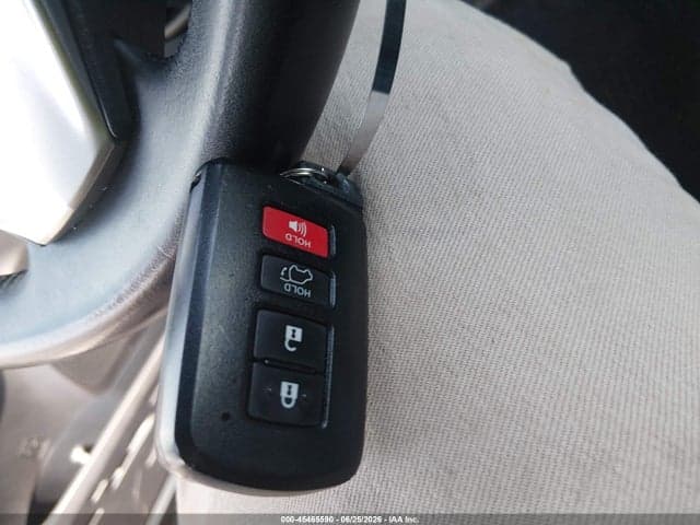 2018 TOYOTA RAV4 XLE 11