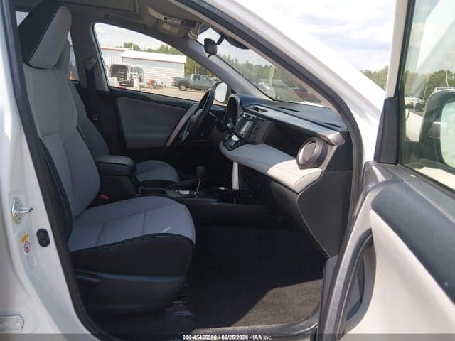 2018 TOYOTA RAV4 XLE 5