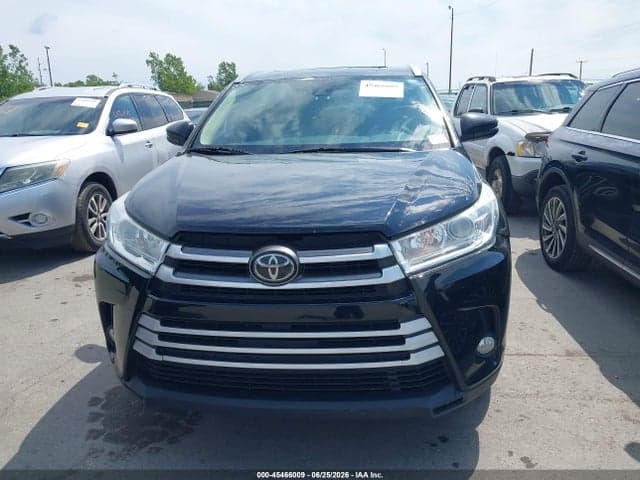 2017 TOYOTA HIGHLANDER XLE 12