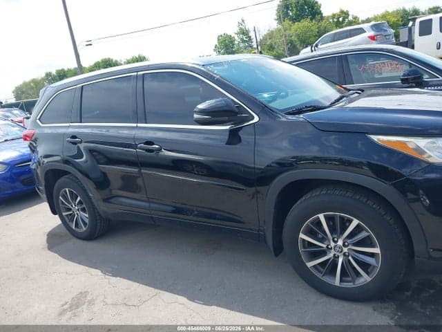 2017 TOYOTA HIGHLANDER XLE 13