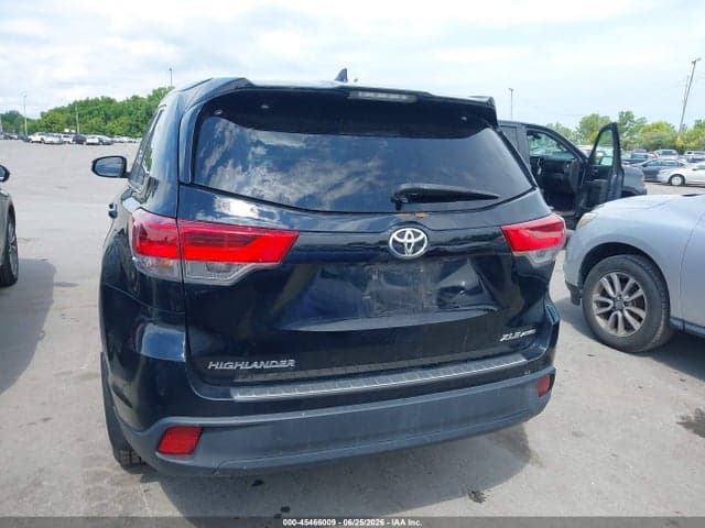 2017 TOYOTA HIGHLANDER XLE 16