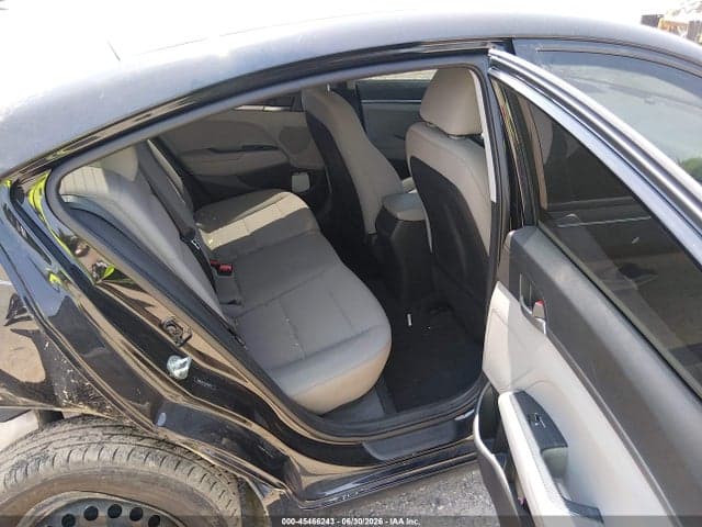 2020 HYUNDAI ELANTRA SE 8