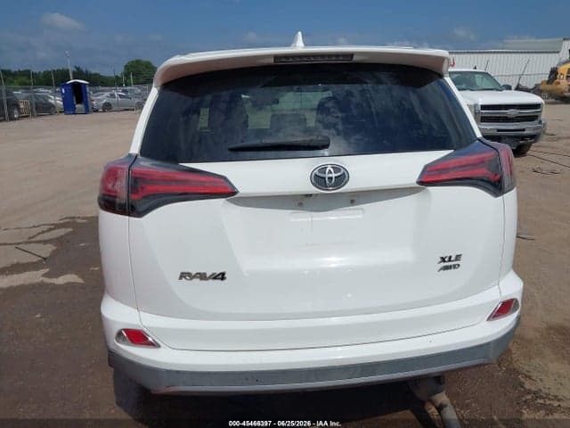 2018 TOYOTA RAV4 XLE 16