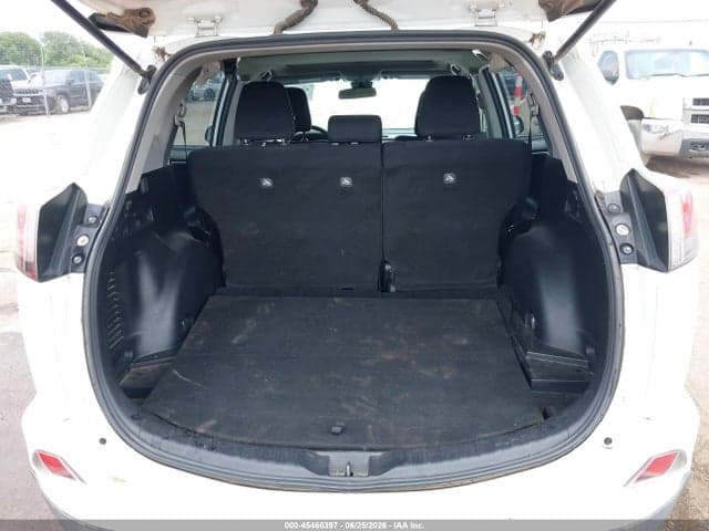 2018 TOYOTA RAV4 XLE 17