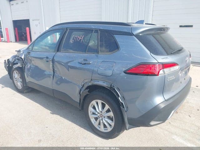 2022 TOYOTA COROLLA CROSS LE 3