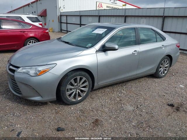 2017 TOYOTA CAMRY XLE 2
