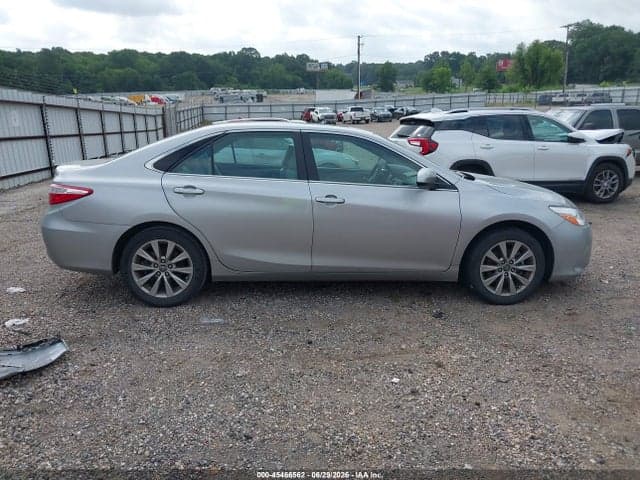 2017 TOYOTA CAMRY XLE 13