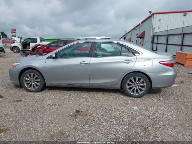 2017 TOYOTA CAMRY XLE 14