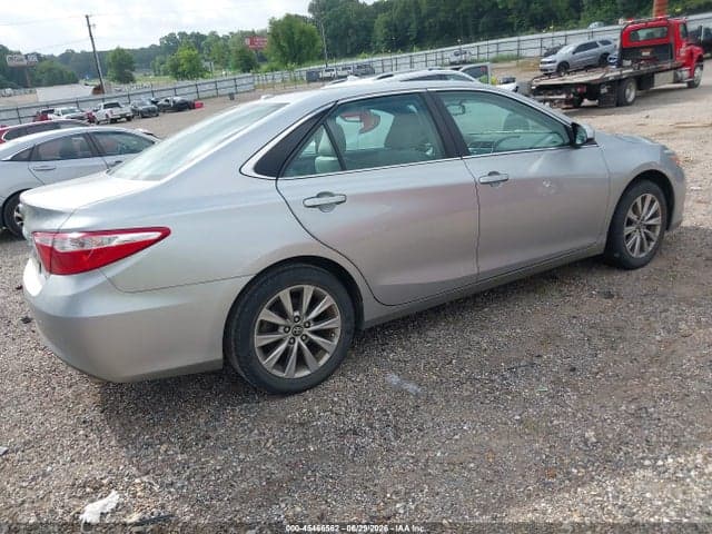 2017 TOYOTA CAMRY XLE 4